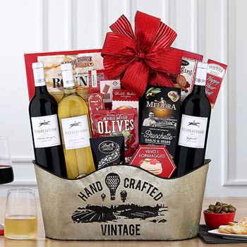 Steeplechase Holiday Wine Basket